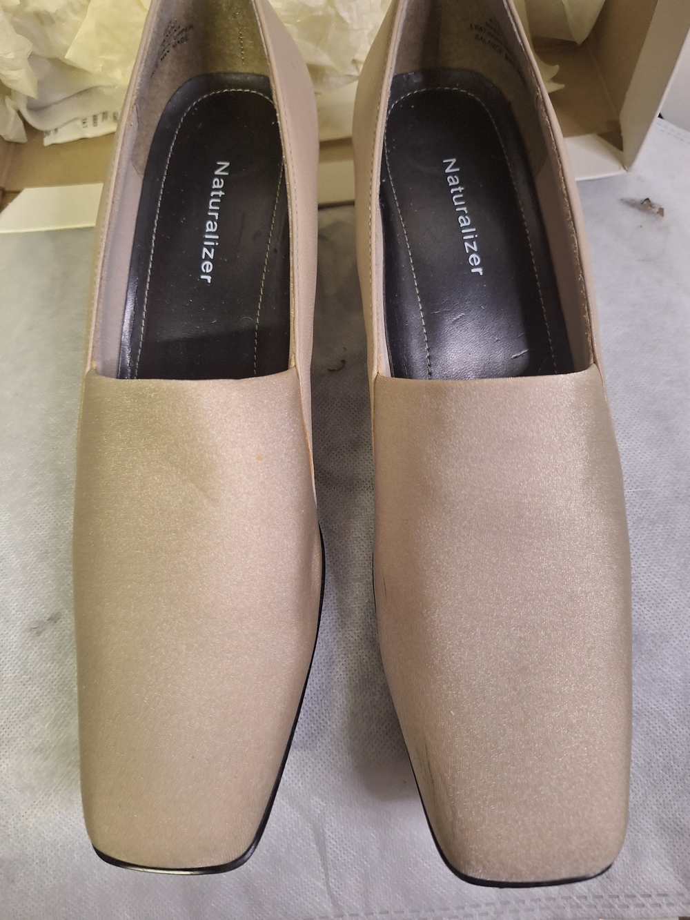 NWT In Box Naturalizer Slip-On Chunky Heal, Square Toe in Beige Taupe Size 9.5